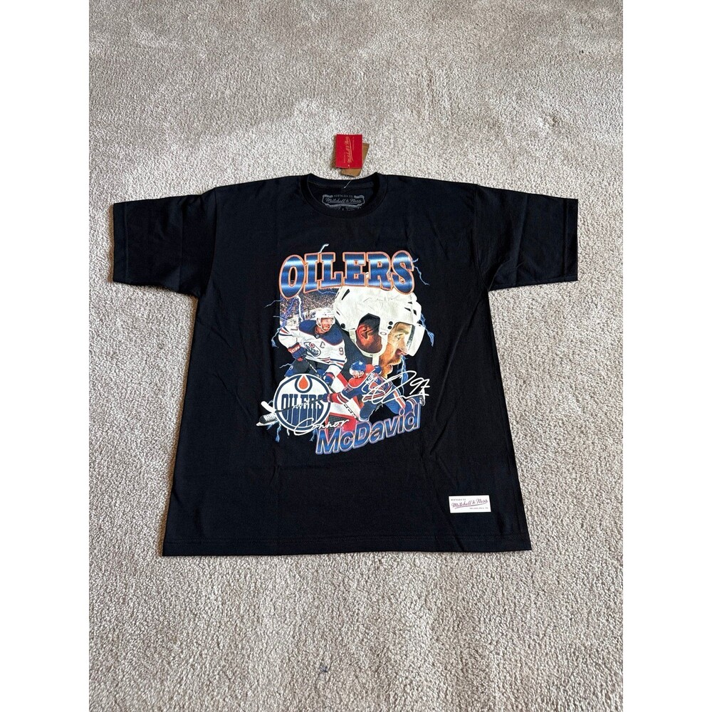 Connor McDavid Mitchell and Ness NWT Men’s Graphic Tee Size Large